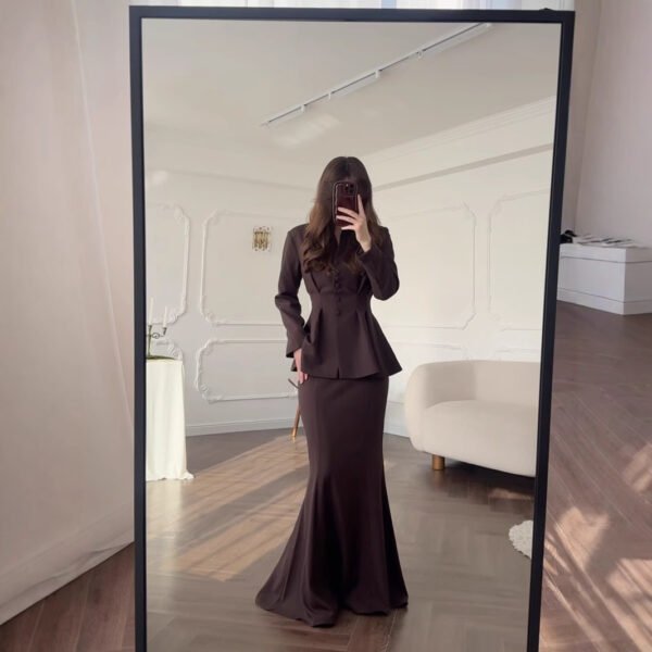 Retro Solid Color Long-sleeved Top High Waist Mid-length Dress Set - Image 3
