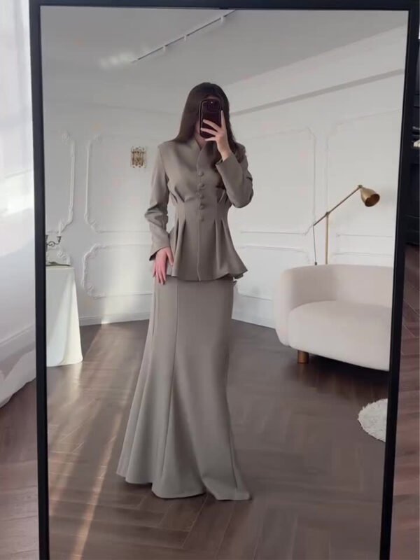 Retro Solid Color Long-sleeved Top High Waist Mid-length Dress Set - Image 5