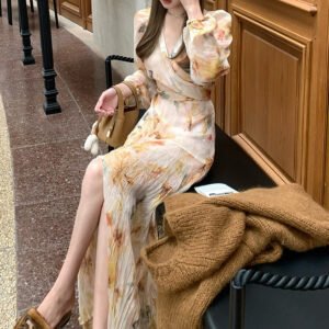 Beautiful V-neck Lantern Sleeve Floral Skirt