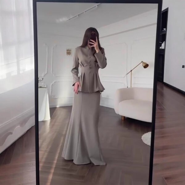 Retro Solid Color Long-sleeved Top High Waist Mid-length Dress Set - Image 2